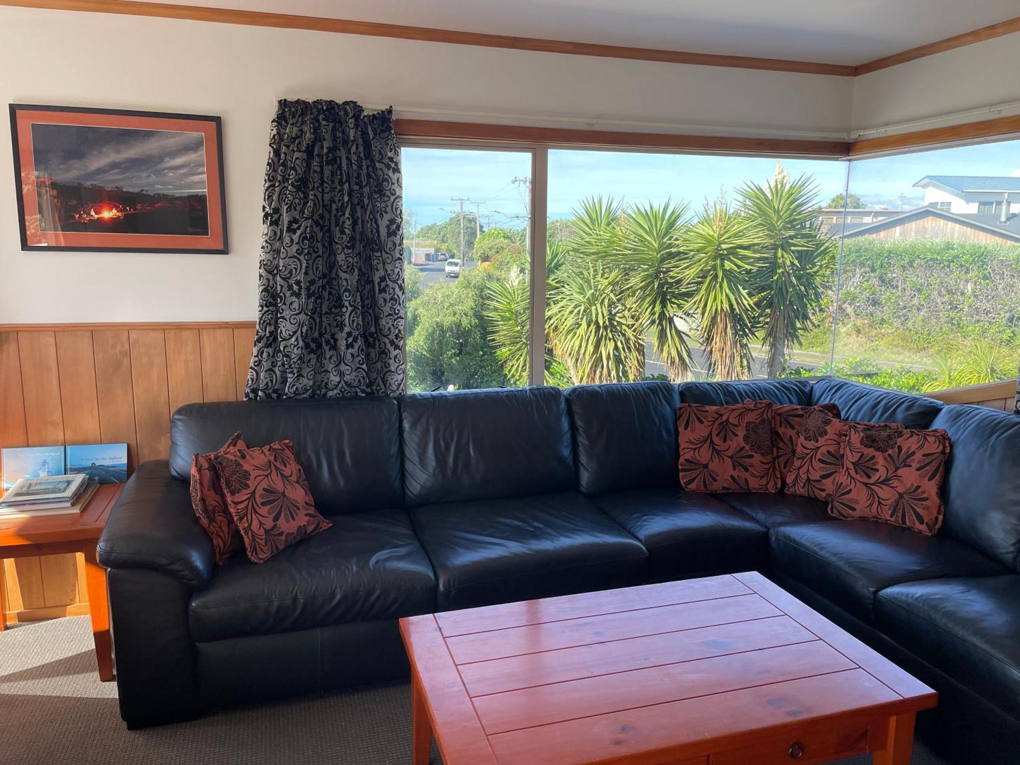 49 On Jans Beach Break Oakura Exterior photo