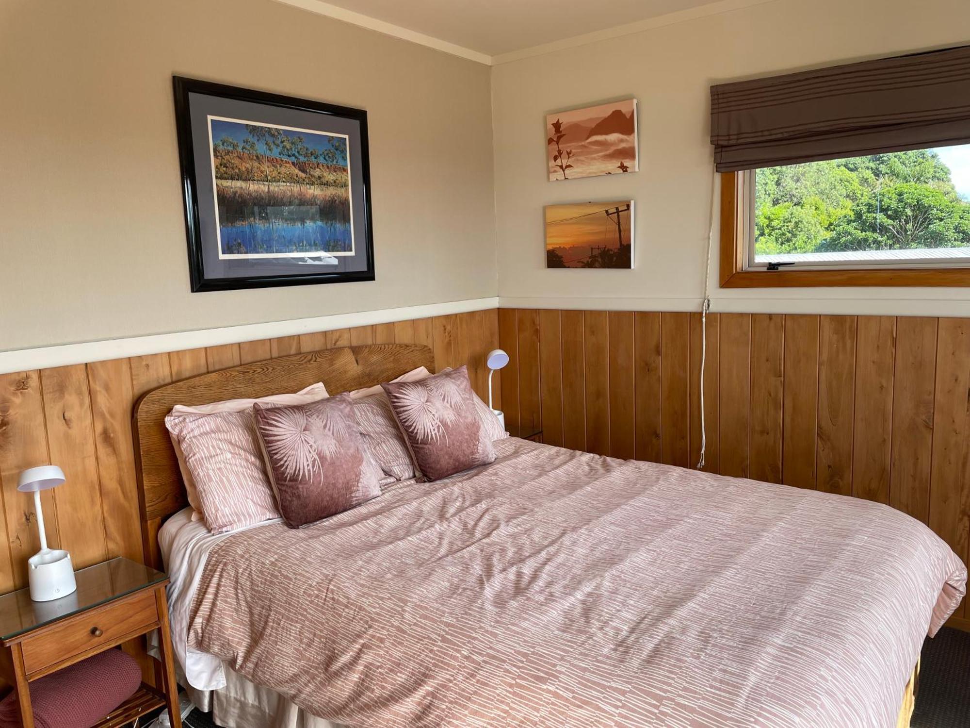 49 On Jans Beach Break Oakura Exterior photo