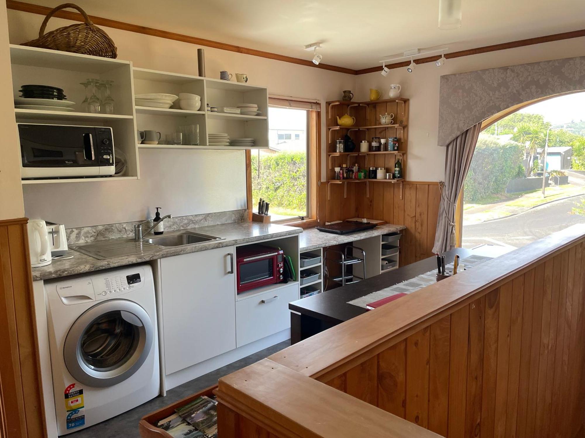 49 On Jans Beach Break Oakura Exterior photo
