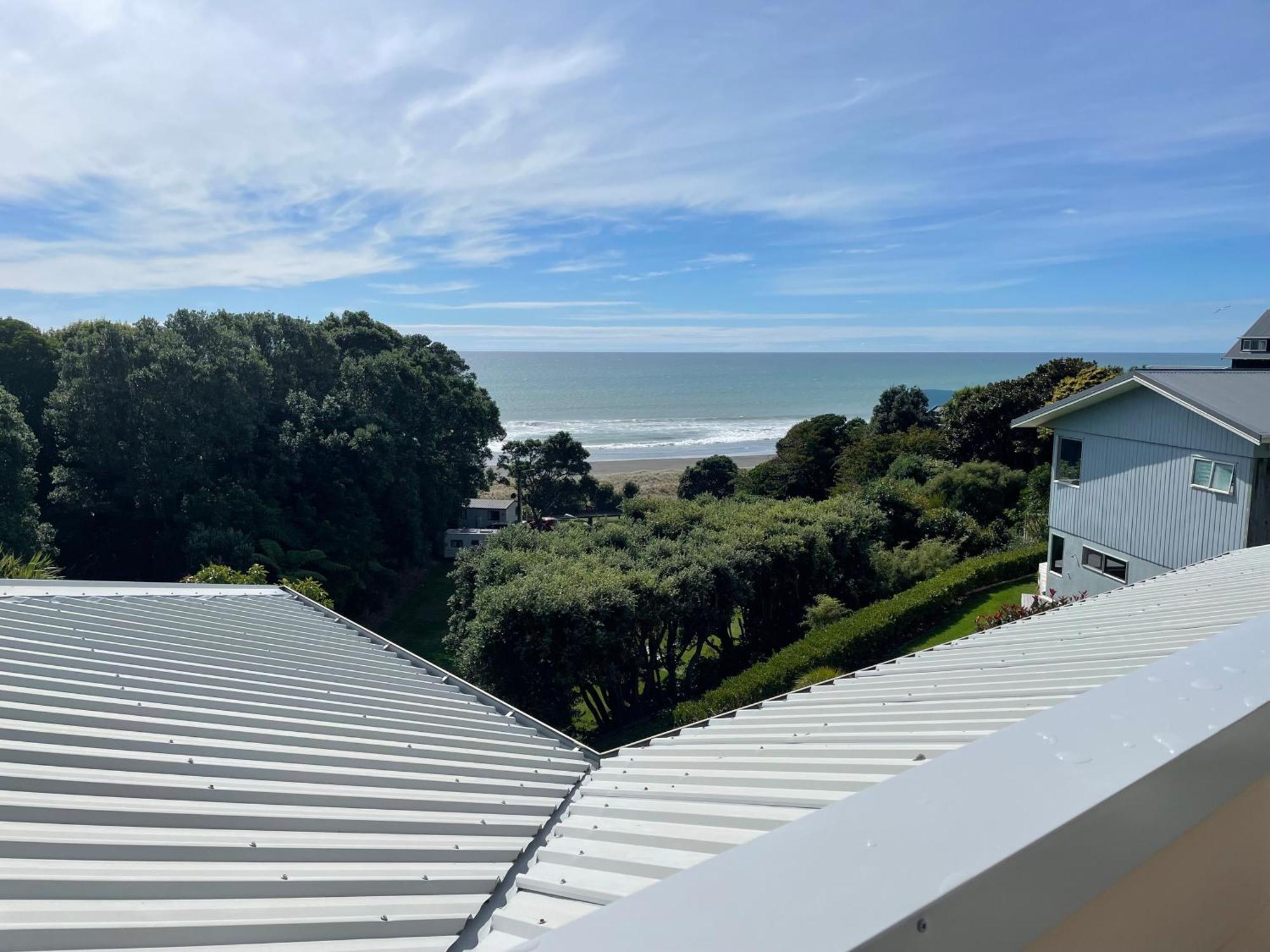 49 On Jans Beach Break Oakura Exterior photo