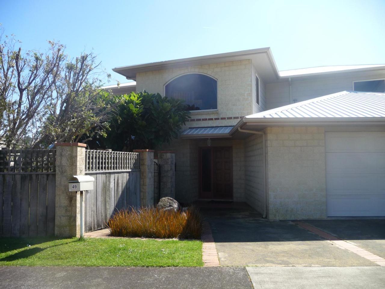 49 On Jans Beach Break Oakura Exterior photo